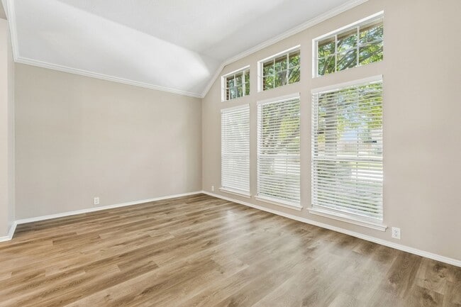 Photo - 3313 Heatherbrook Dr