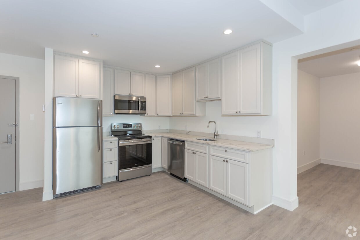 Floor Plan - Ambassador