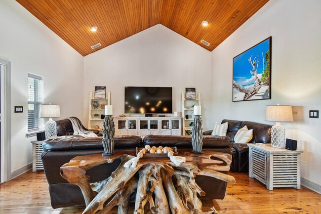Building Photo - 2127 Lusitania Dr Unit SI FL2-ID1590862P