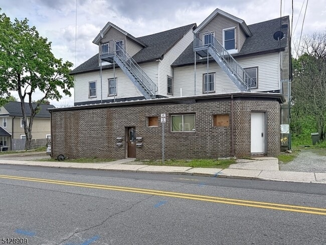Photo - 174 Main St Unit 3R