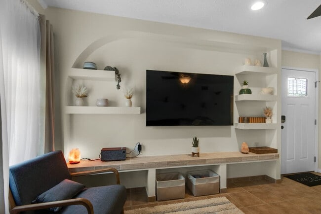 Photo - 4600 Lennox Pl Unit SI ID1585625P