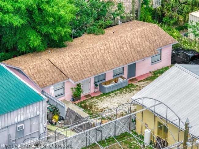 Building Photo - 404 N Ridgewood Dr