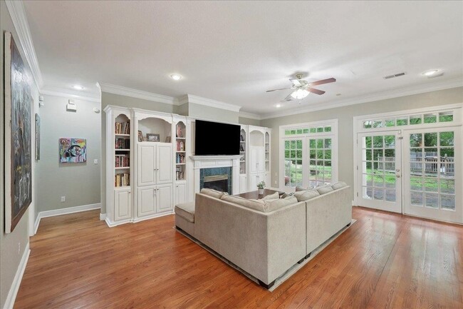 Photo - 4 Twin Cir Dr