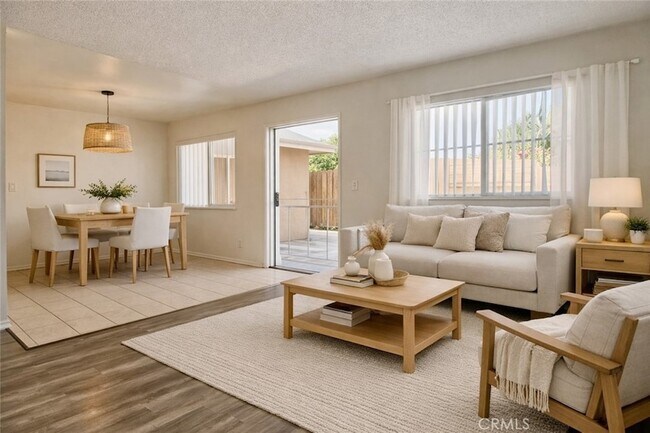 Photo - 17092 Emerald Ln Unit 4