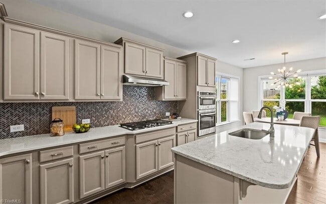 Photo - 802 Blue Moon Ct