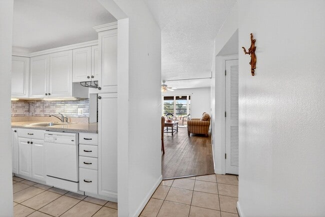 Photo - 230 NE 26th Ave Unit 302
