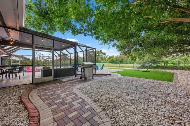 Photo - 2831 Post Rd