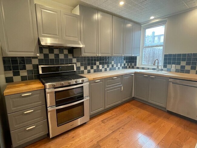 Photo - 682 E 42nd St Unit 1