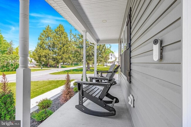 Photo - 631 W Mt Vernon St