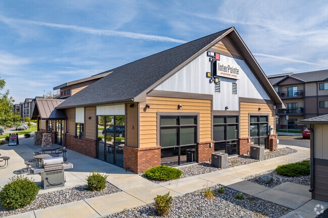 Leasing Office - Inter Pointe