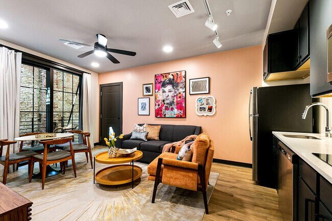 Photo - 611 Commerce St Unit ID1267095P