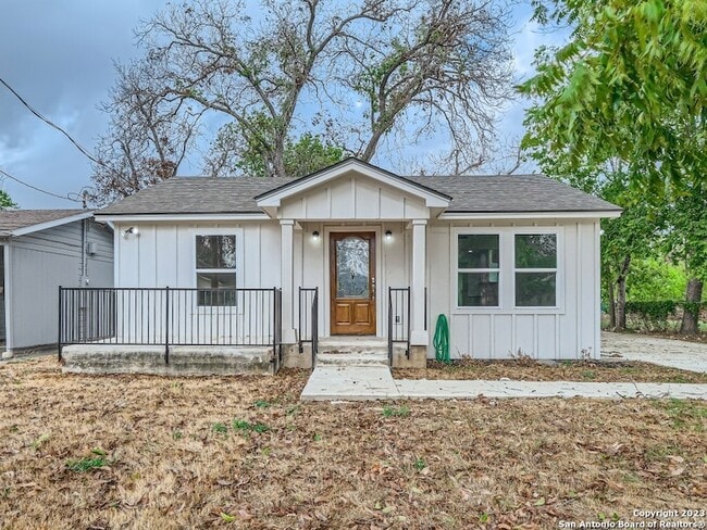 Building Photo - 839 Oasis St