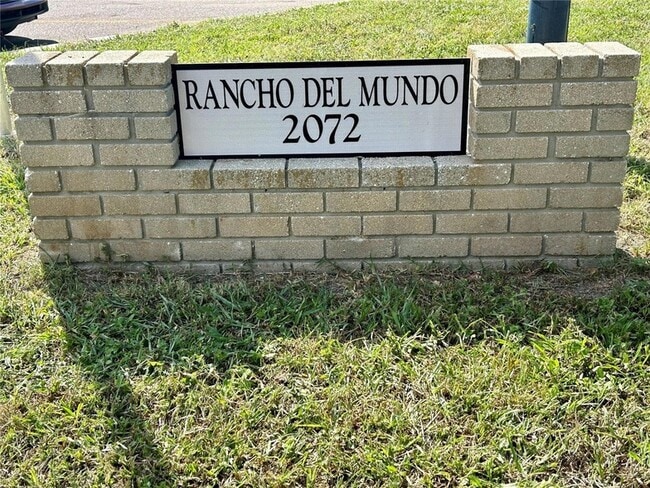 Photo - 2073 Denmark St Unit 5