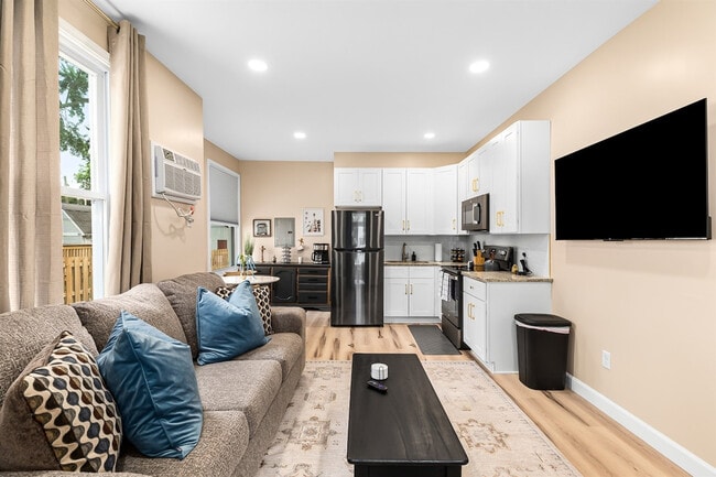 Building Photo - 295 Euclid St Unit ID1032310P