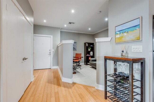 Photo - 4333 Gilbert Ave Unit 321