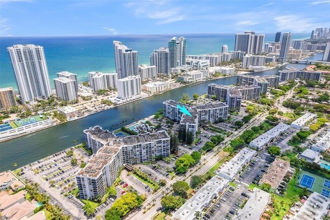 Photo - 800 Parkview Dr Unit 1007