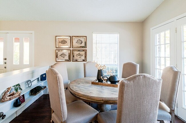 Photo - Arbors On Chimney Rock