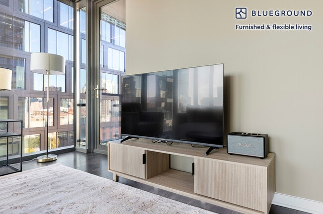 Photo - 730 W Couch Pl Unit FL12-ID1367