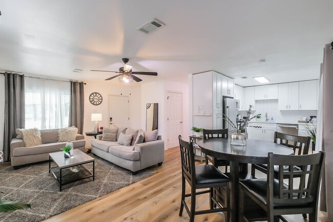 Building Photo - 6705 Lodge St Unit ID1316410P