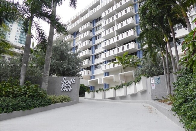 Building Photo - 800 West Ave Unit 524