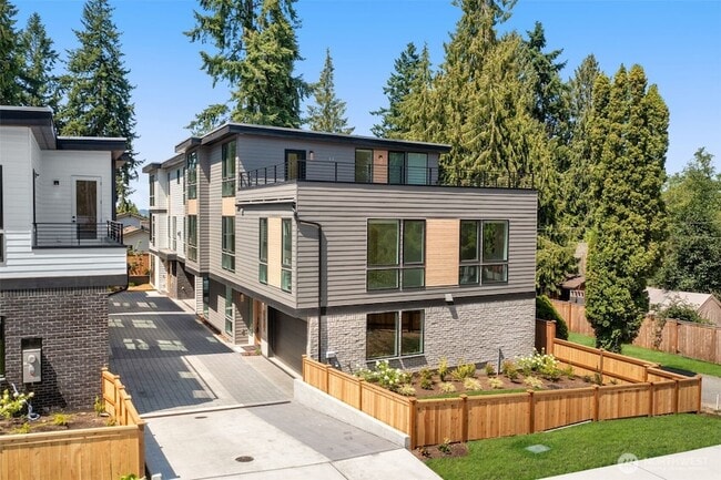 Building Photo - 8237 122nd Ave NE