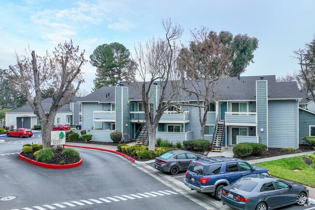 Building Photo - Cedar Glen