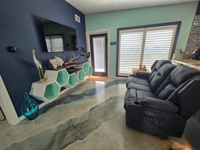 Photo - 2 Talo Cir Unit SI ID1531033P