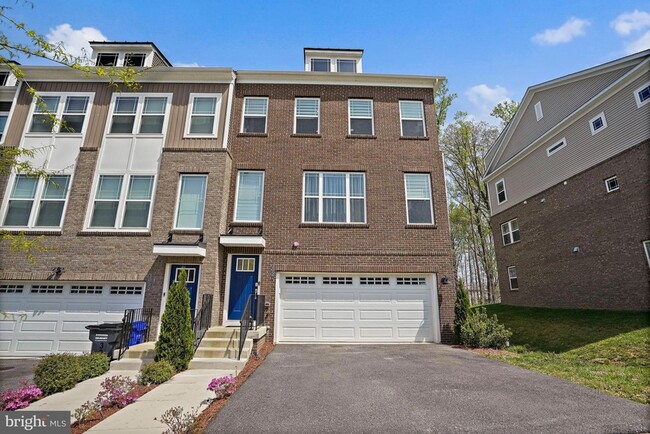 Photo - 3057 Perthshire Pl