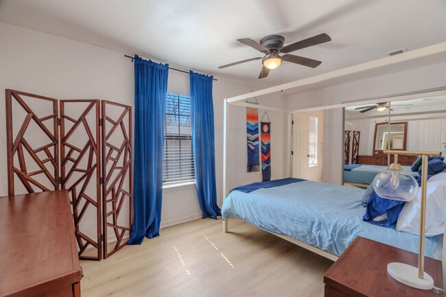Photo - 807 Dreiss St Unit SI ID1594026P