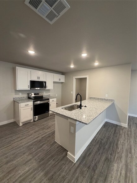 Photo - 3010 Glennster St