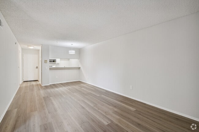2BR, 2BA - 961SF - Living Room - Brookside Apartments