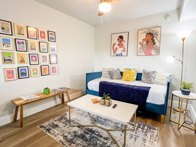 Building Photo - 1116 Morgan Ave Unit ID1268439P