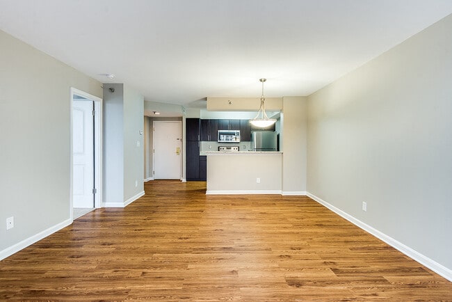 Living and dining - Residences at Rio