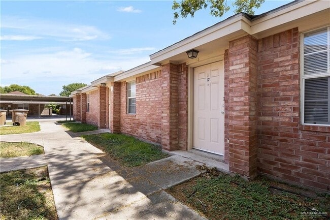 Building Photo - 2717 W Ringold Cir Unit 12