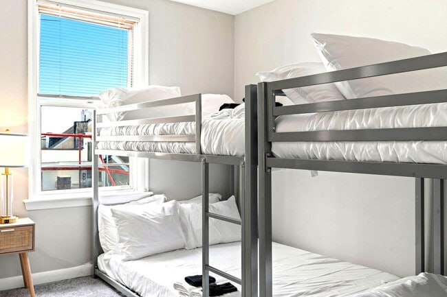 Photo - 128 Bainbridge St Unit ID1055770P