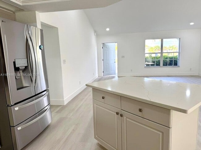 Photo - 142 SW 34th Pl