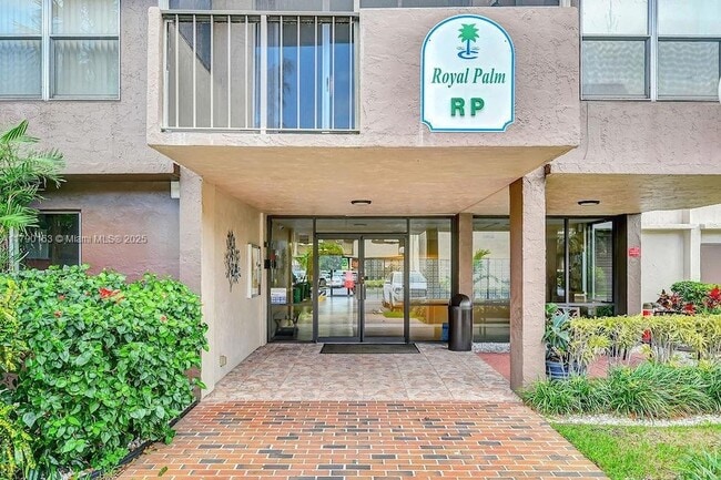 Photo - 777 S Federal Hwy Unit RP405