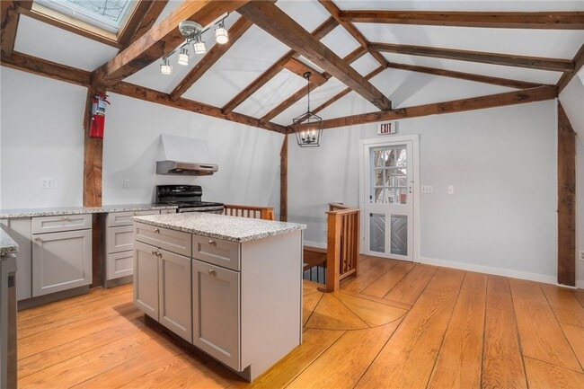 Photo - 31 Bridge St