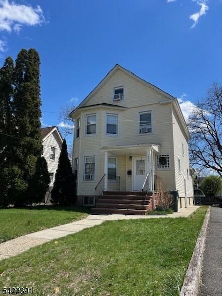 Building Photo - 429 W Broad St Unit 1