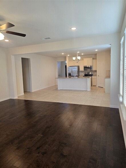 Photo - 817 Holbrook Rd