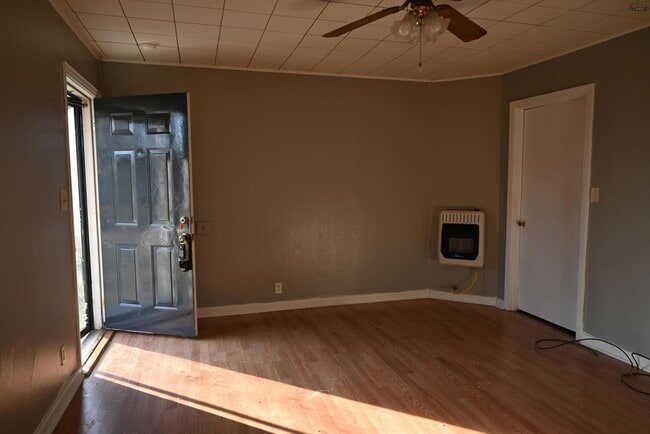 Photo - 3402 Grant St