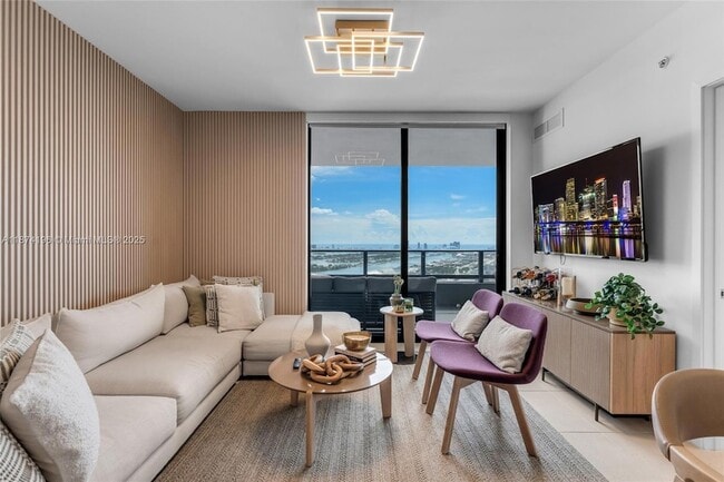 Building Photo - 159 NE 6th St Unit 4016