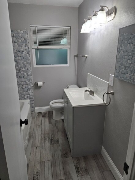 Photo - 3251 W Fuller Ave
