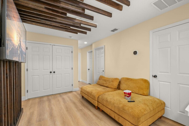 Building Photo - 1660 Tropical Palms Cir Unit ID1018138P