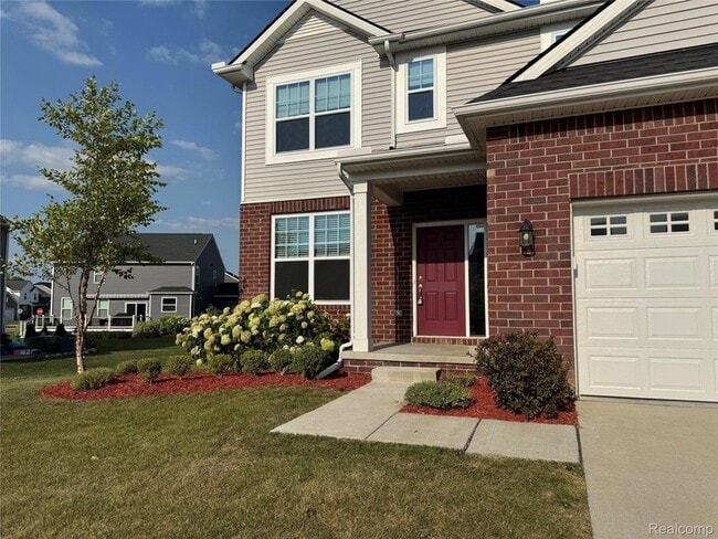Photo - 277 Springview St