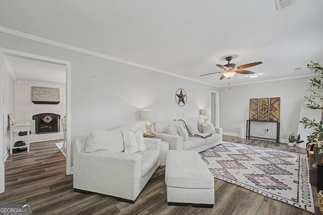 Photo - 1540 Booze Mountain Rd