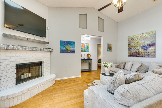 Building Photo - 4955 Southfork Ranch Dr Unit SI ID1623791P