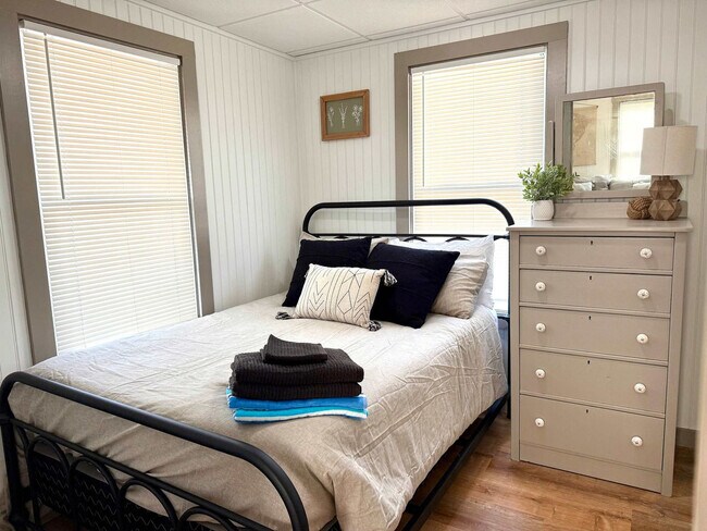Photo - 2 Island Path Unit SI ID1312383P