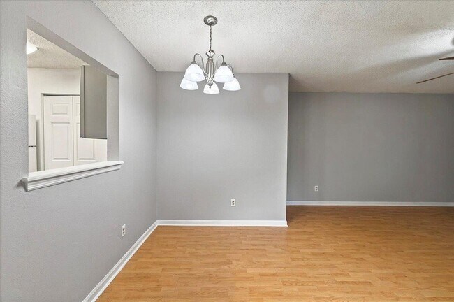 Photo - 3001 Oak Park Ct
