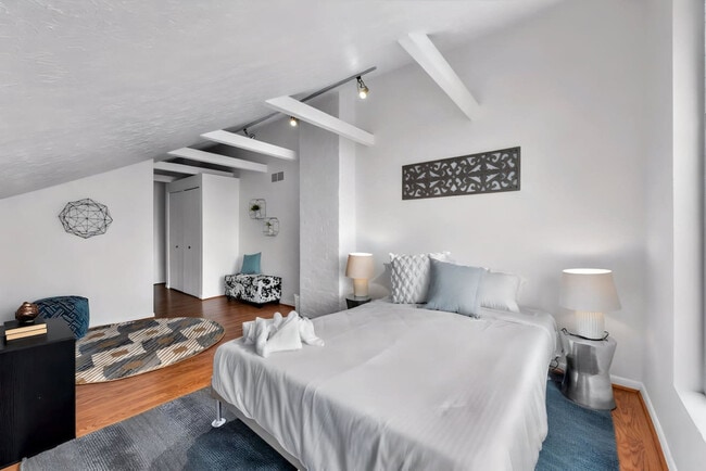 Photo - 962 Pavilion St Unit ID1234676P